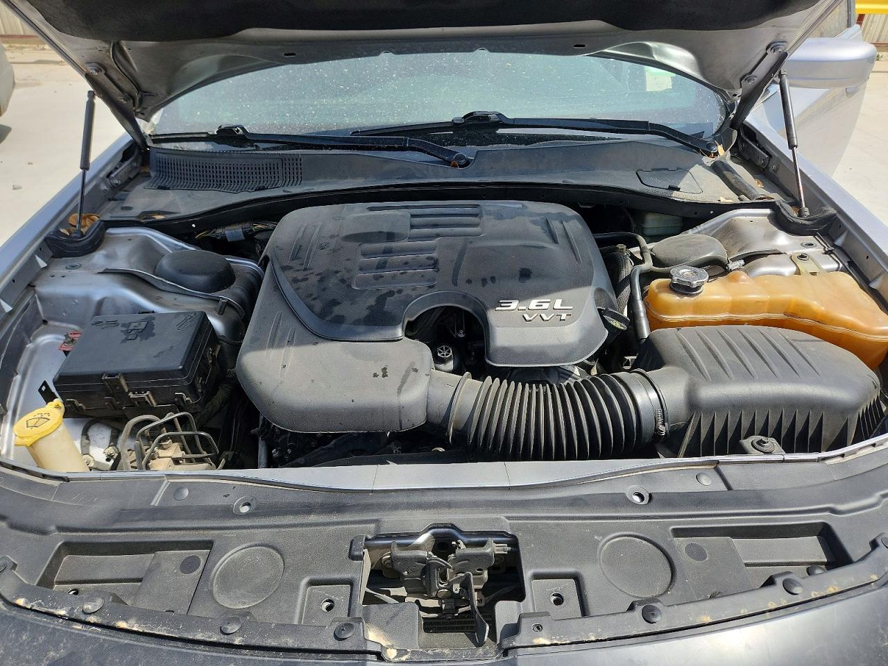 2014 CHRYSLER 300 photo 11