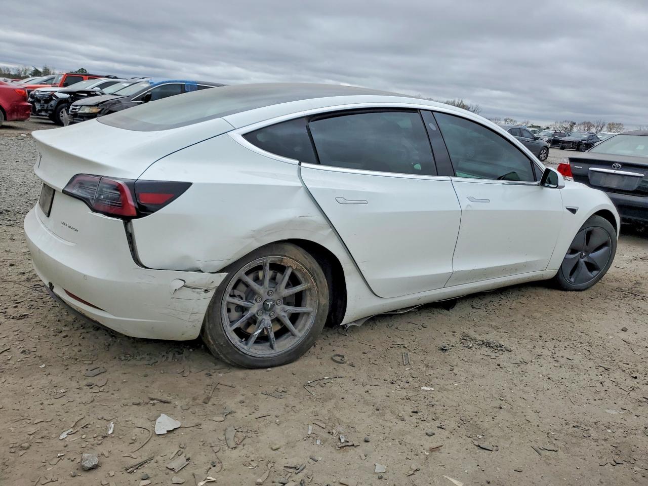 2019 TESLA MODEL 3 photo 5