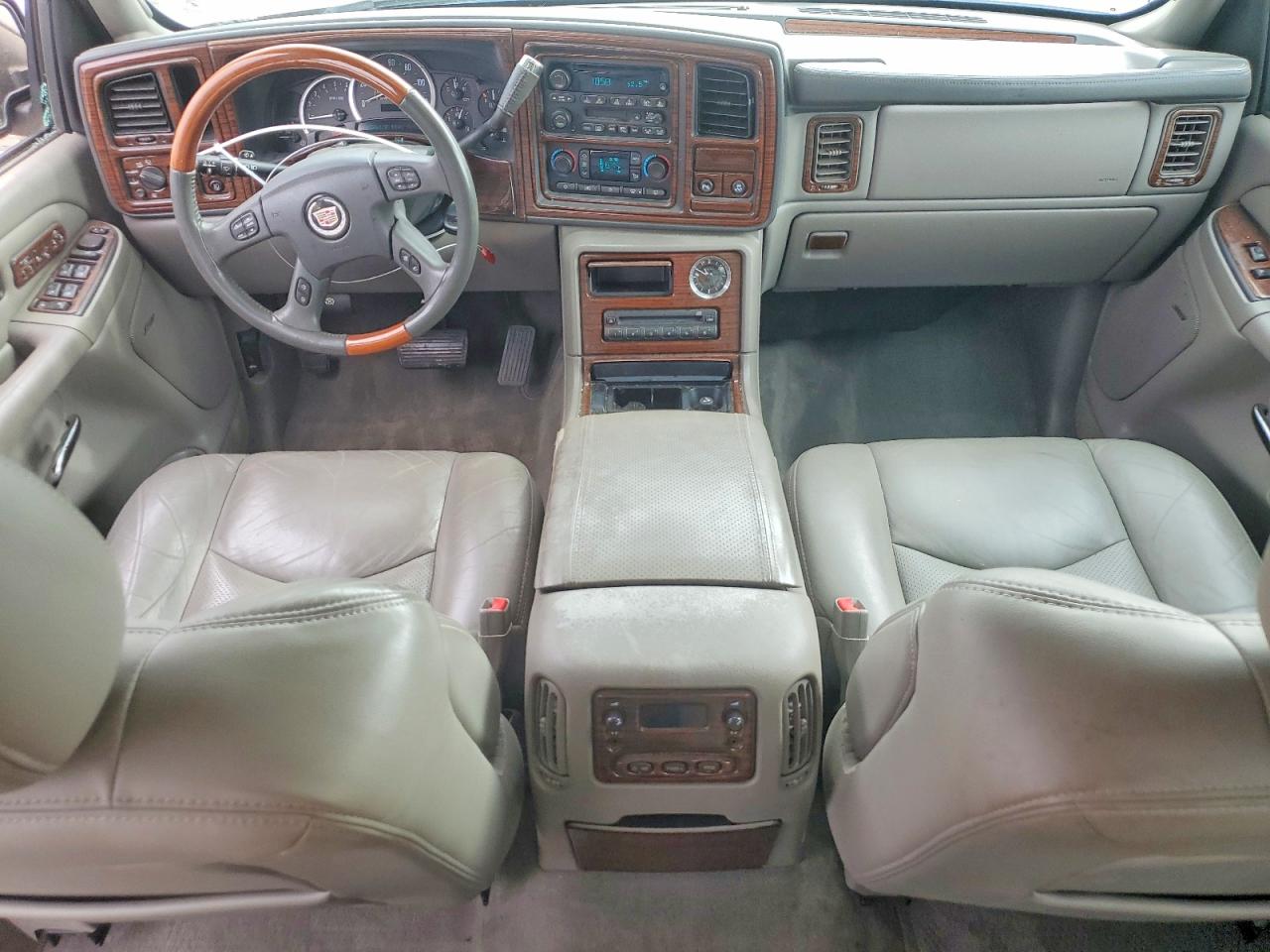 2004 CADILLAC ESCALADE EXT photo 15