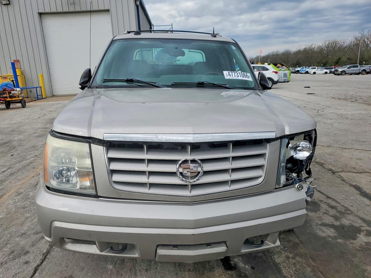 2004 CADILLAC ESCALADE EXT photo 9