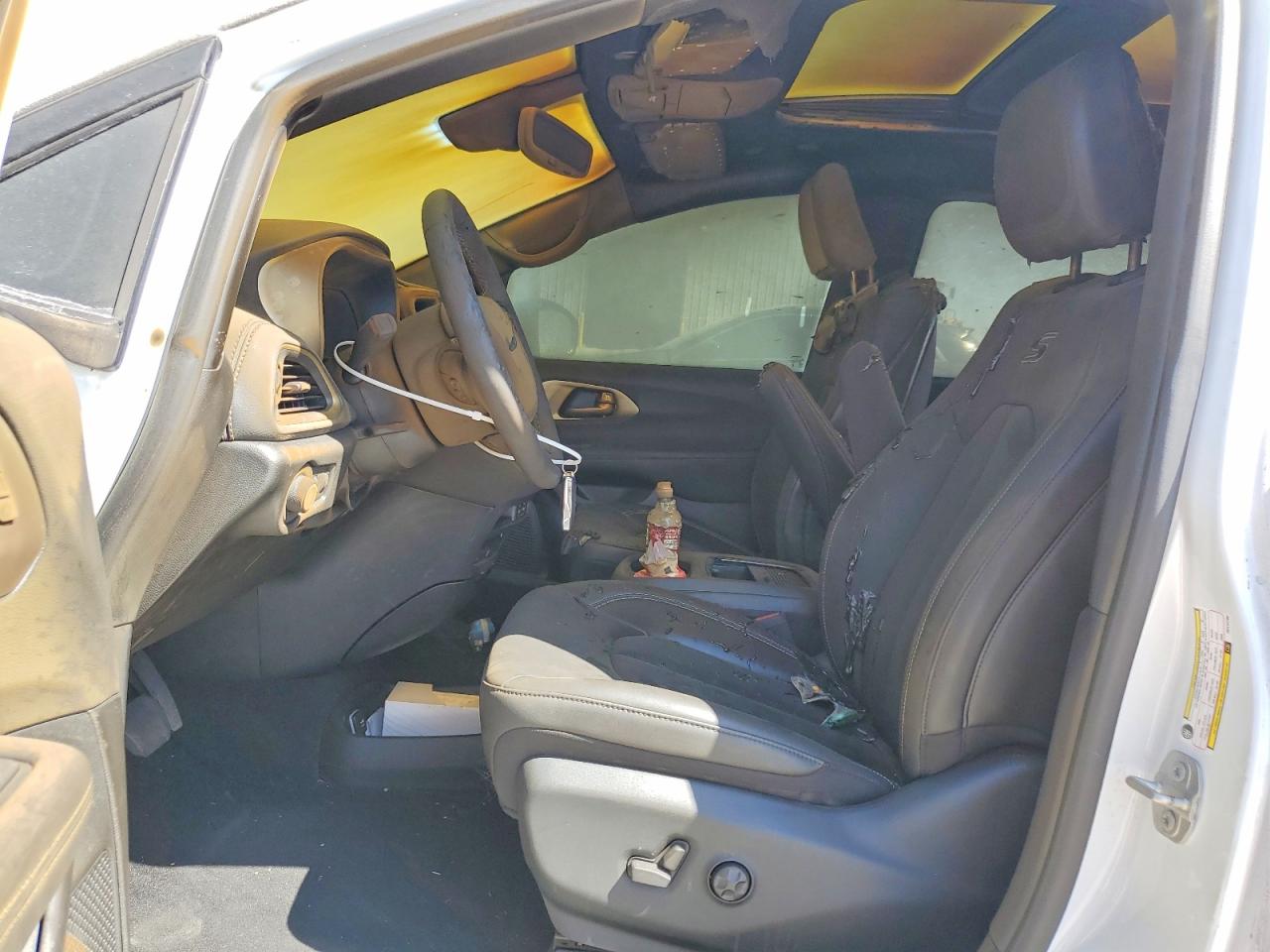 2024 CHRYSLER PACIFICA TOURING L photo 13