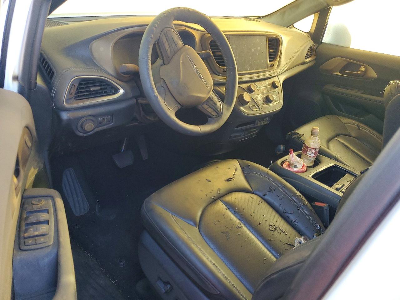 2024 CHRYSLER PACIFICA TOURING L photo 15