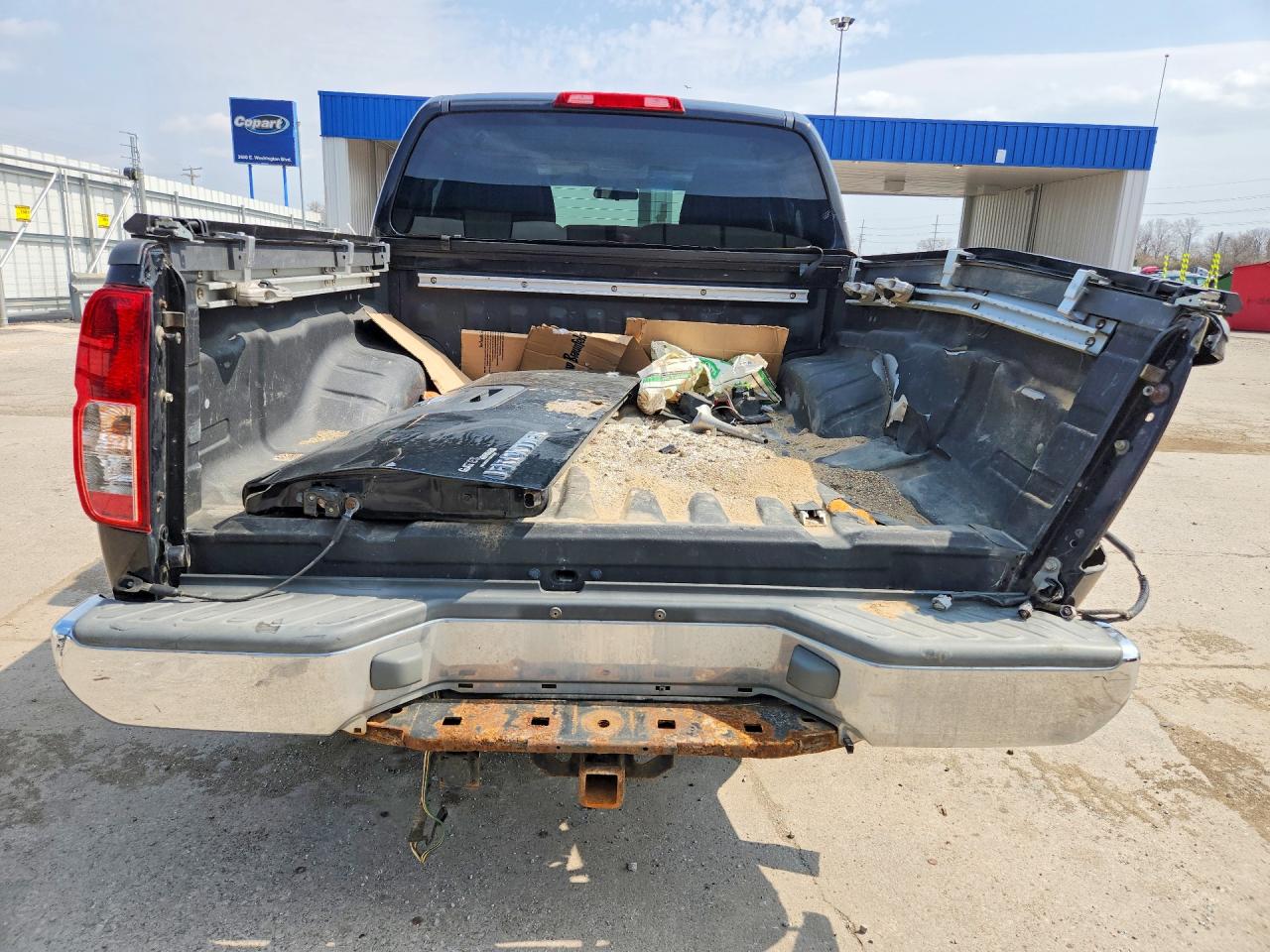 2005 NISSAN FRONTIER SE photo 11