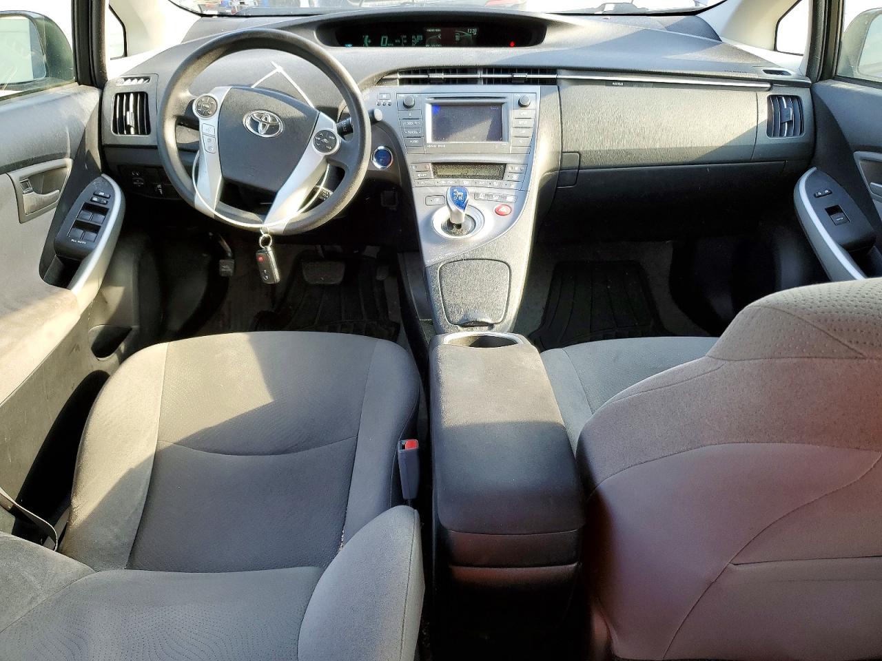 2015 TOYOTA PRIUS THREE photo 15