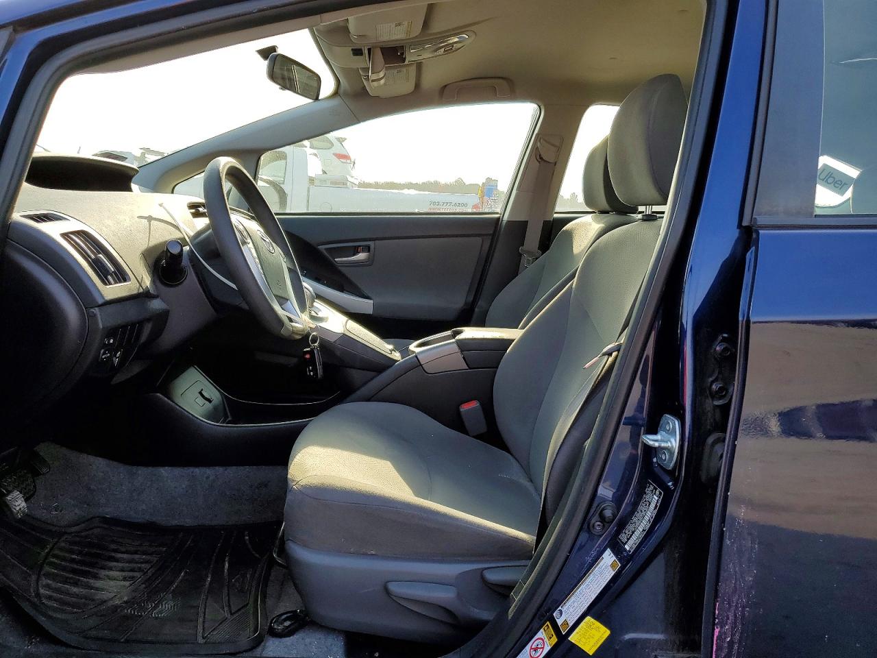 2015 TOYOTA PRIUS THREE photo 13