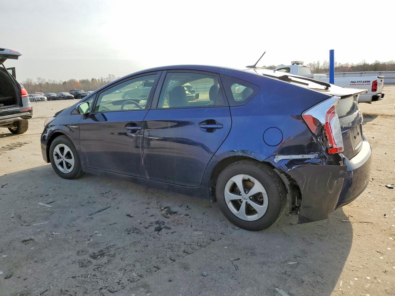 2015 TOYOTA PRIUS THREE photo 3