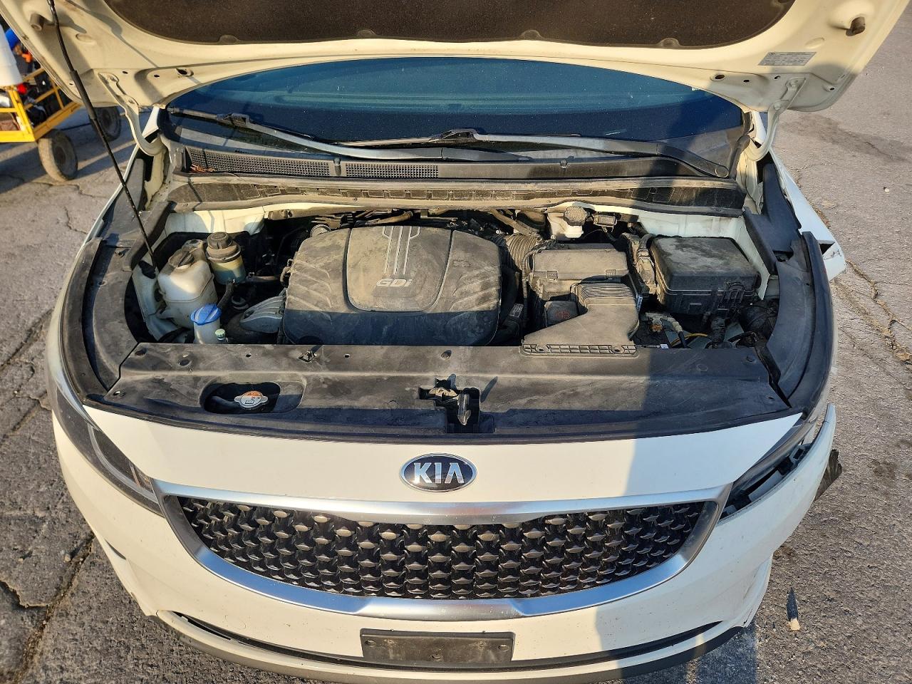 2016 KIA SEDONA LX photo 12