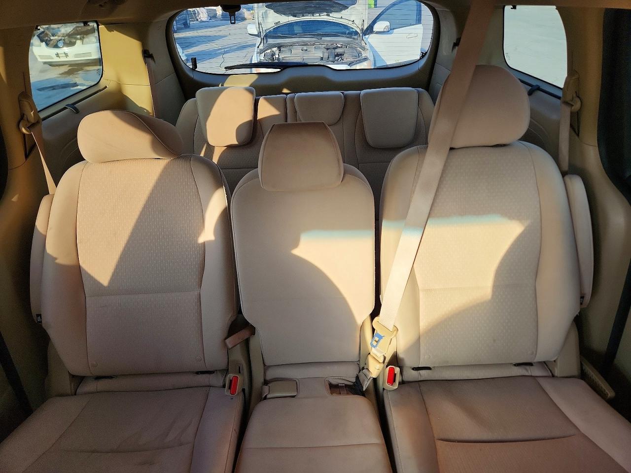 2016 KIA SEDONA LX photo 10