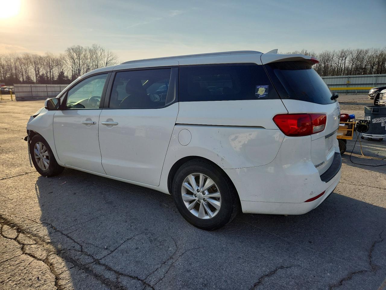 2016 KIA SEDONA LX photo 2