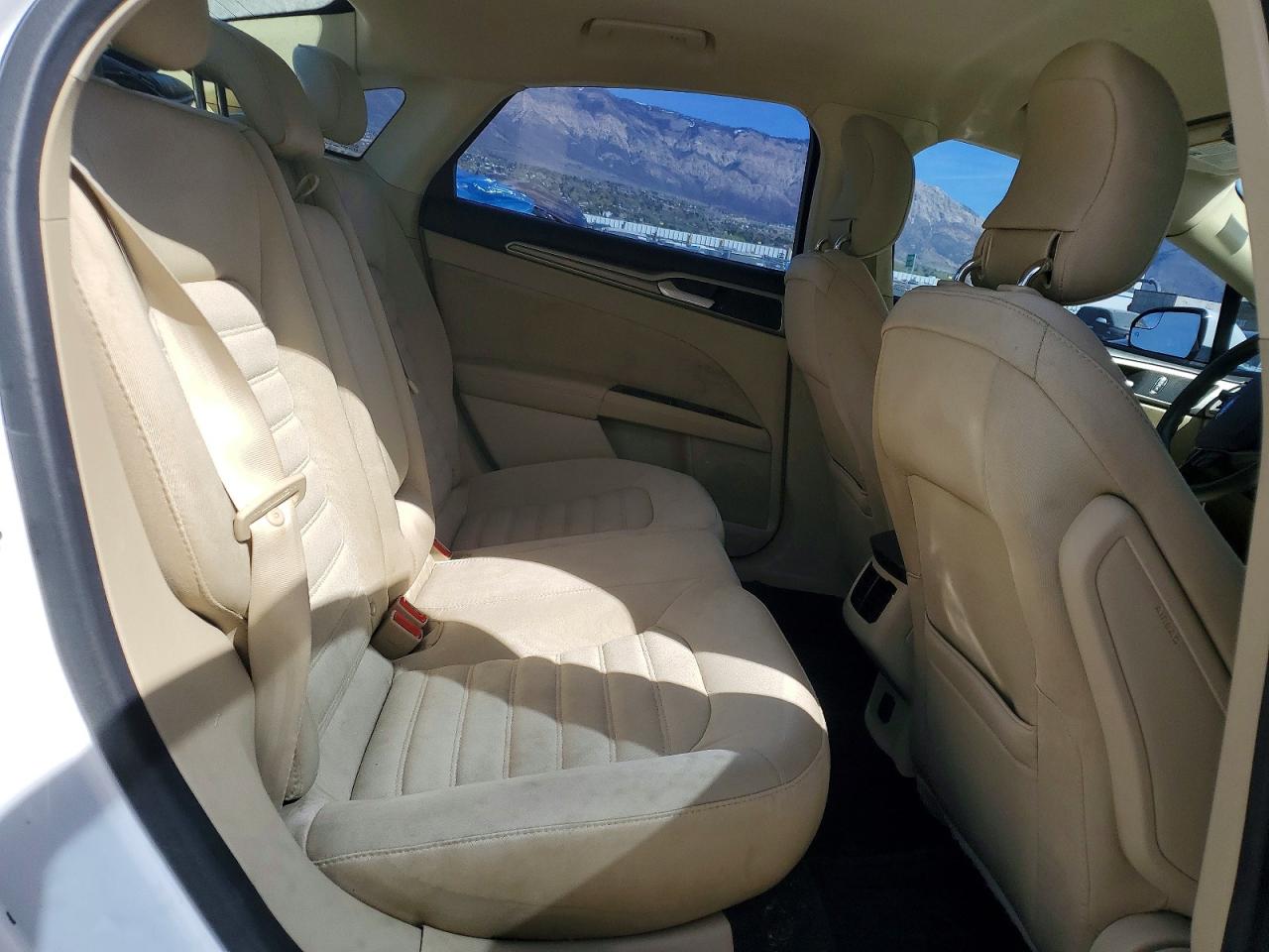 2014 FORD FUSION SE photo 19