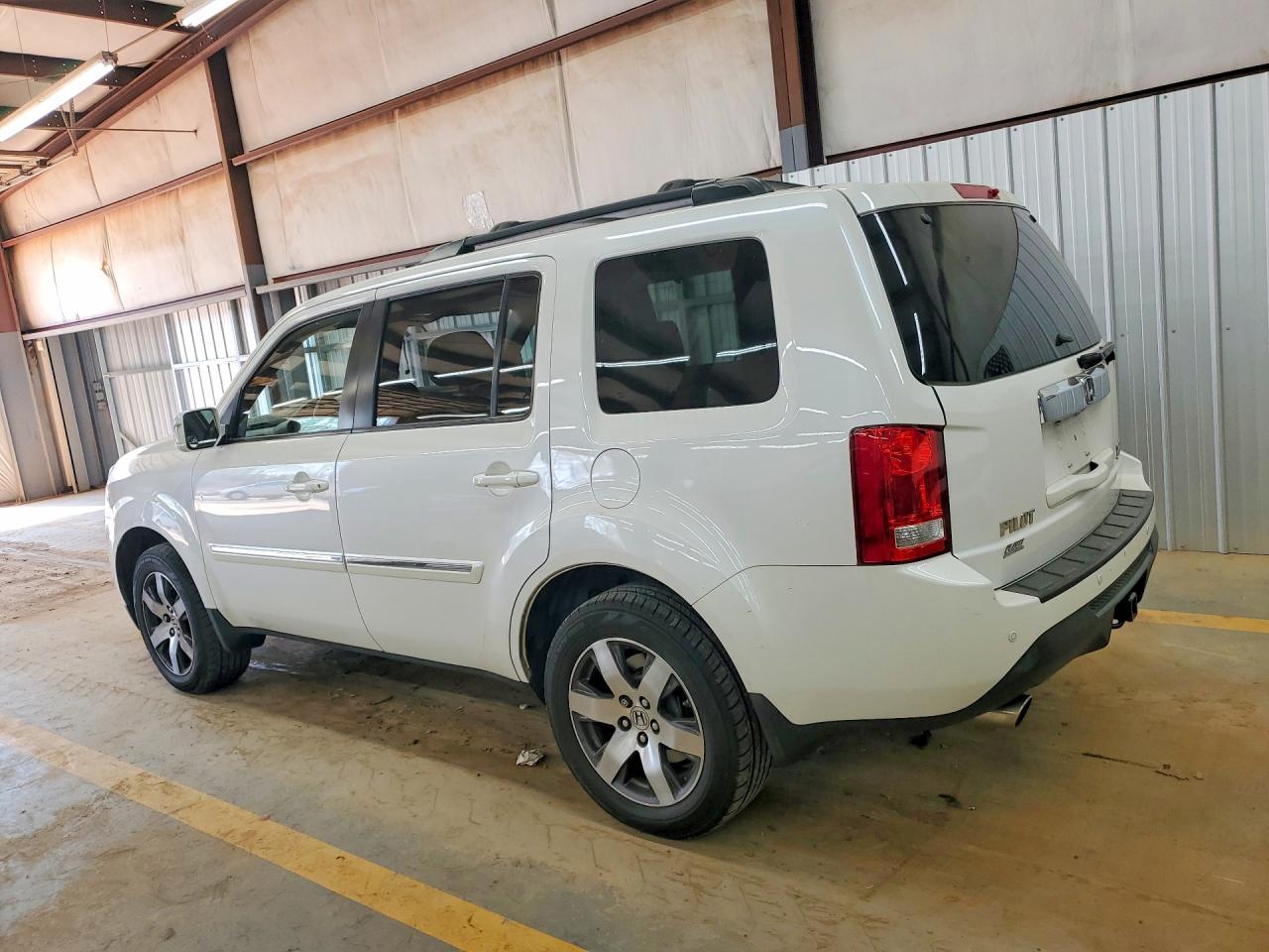 2013 HONDA PILOT TOURING photo 2