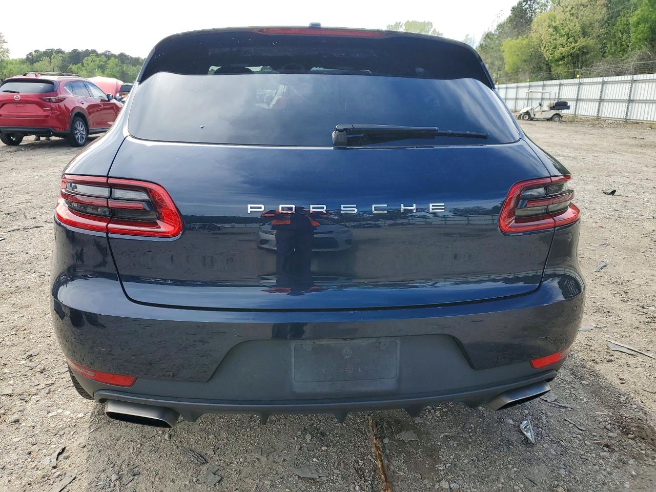 2018 PORSCHE MACAN photo 11