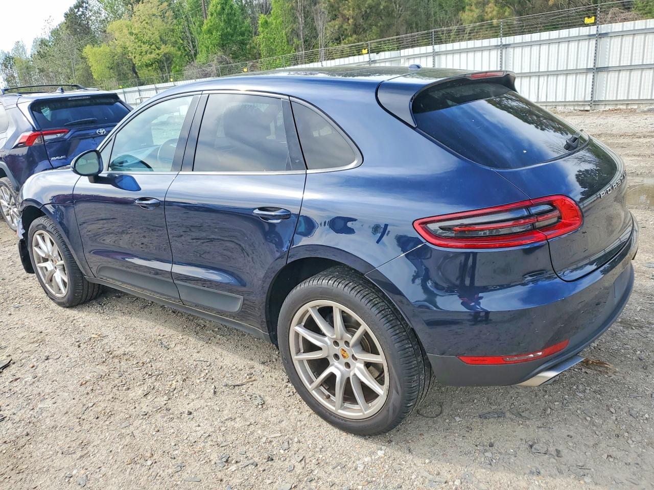 2018 PORSCHE MACAN photo 3