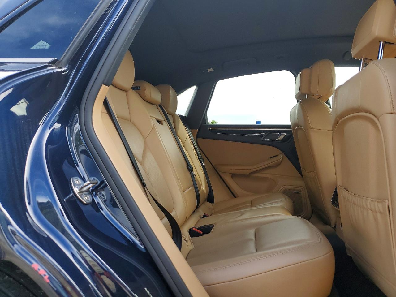 2018 PORSCHE MACAN photo 21