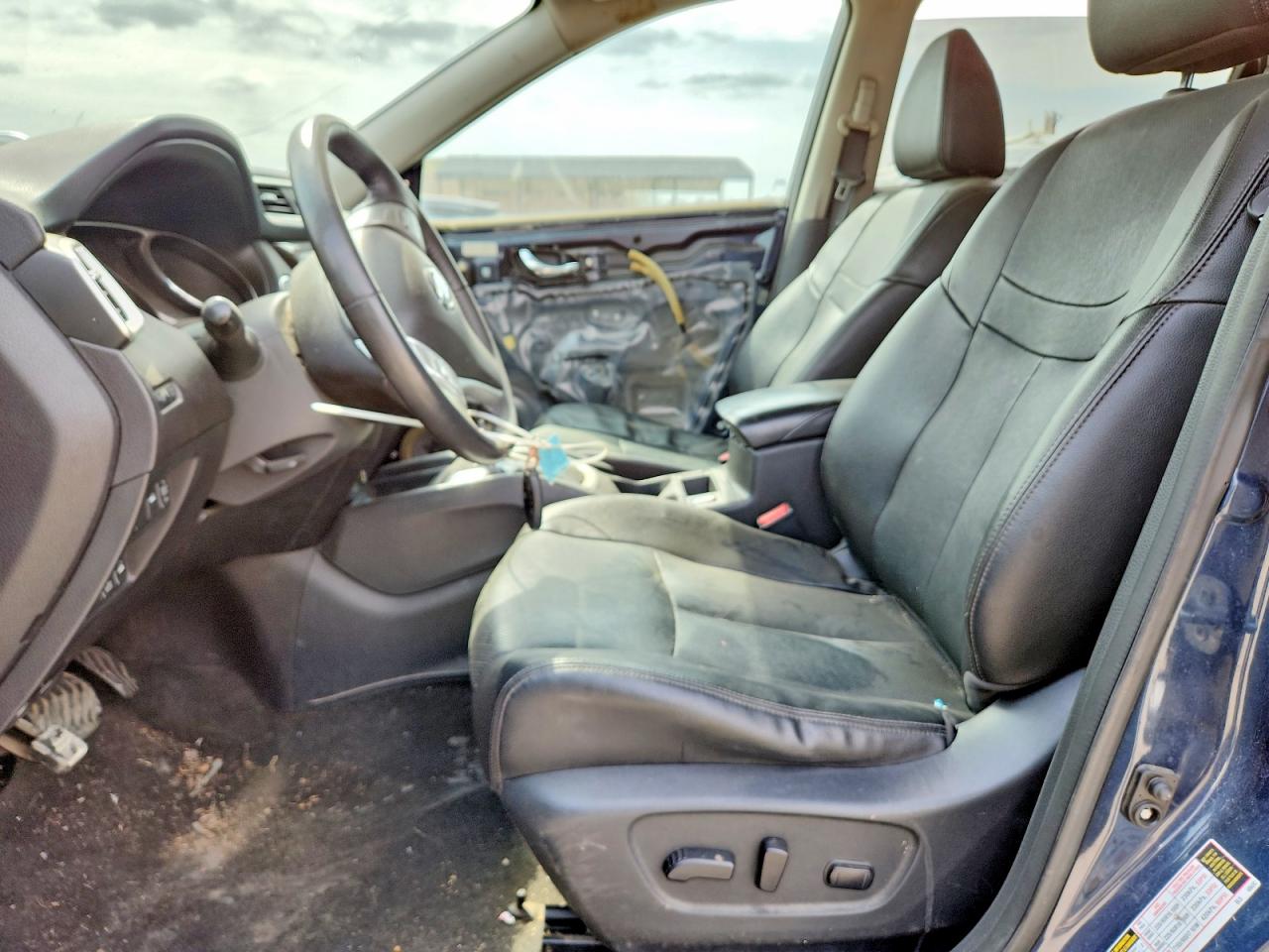 2016 NISSAN ROGUE SL photo 13