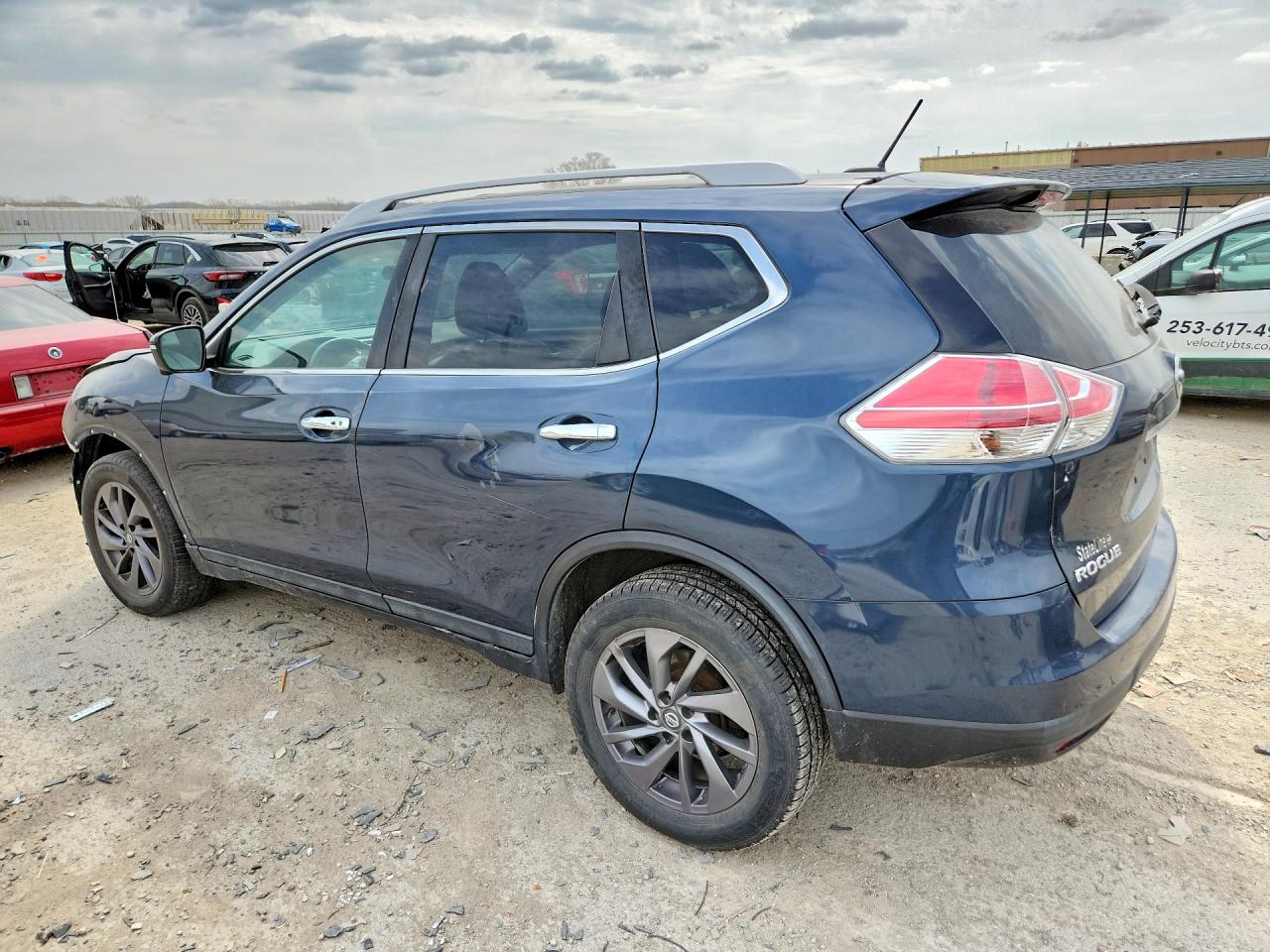 2016 NISSAN ROGUE SL photo 3
