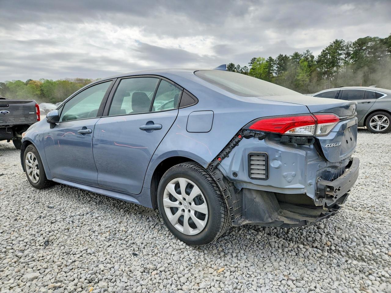 2021 TOYOTA COROLLA LE photo 3