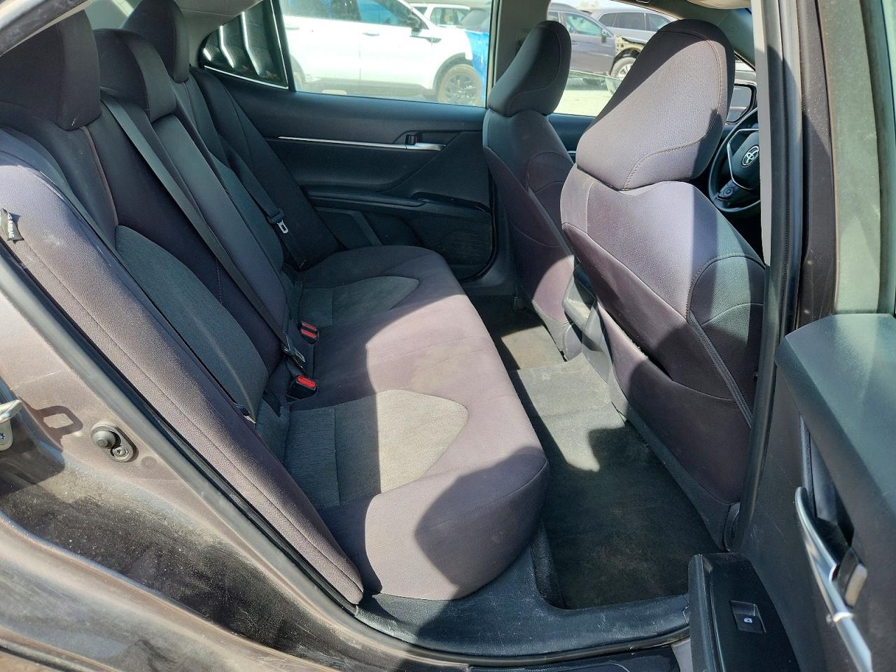 2018 TOYOTA CAMRY LE photo 19