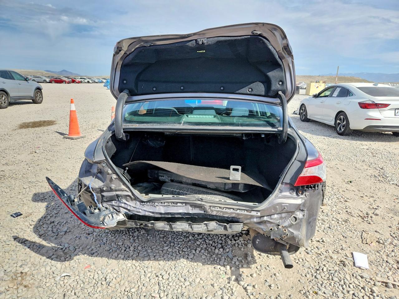 2018 TOYOTA CAMRY LE photo 11