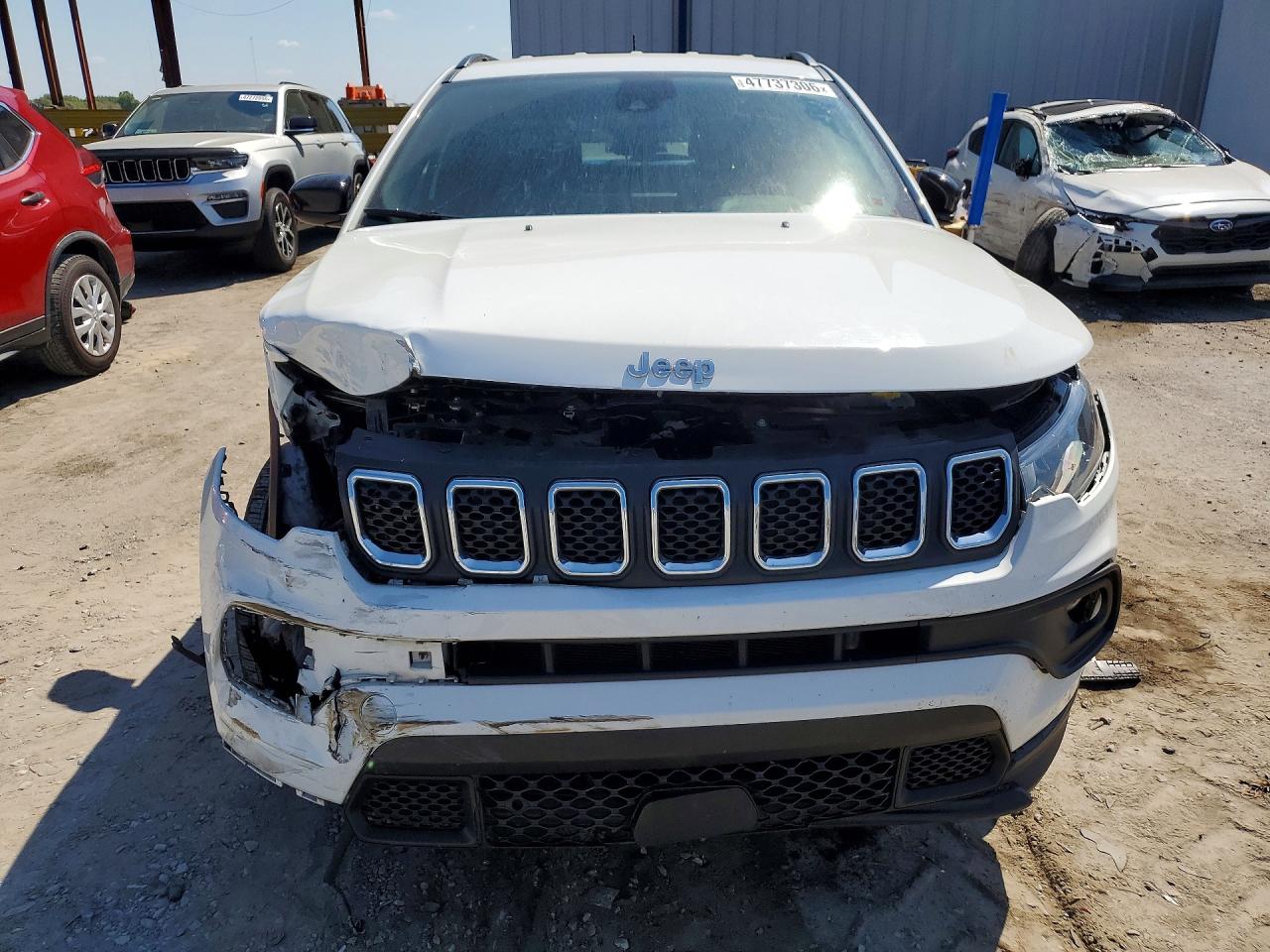 2024 JEEP COMPASS LATITUDE photo 13