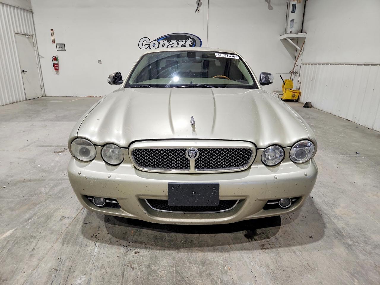 2008 JAGUAR XJ8 photo 13