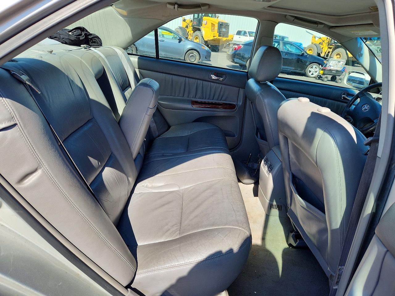 2003 TOYOTA CAMRY XLE photo 28