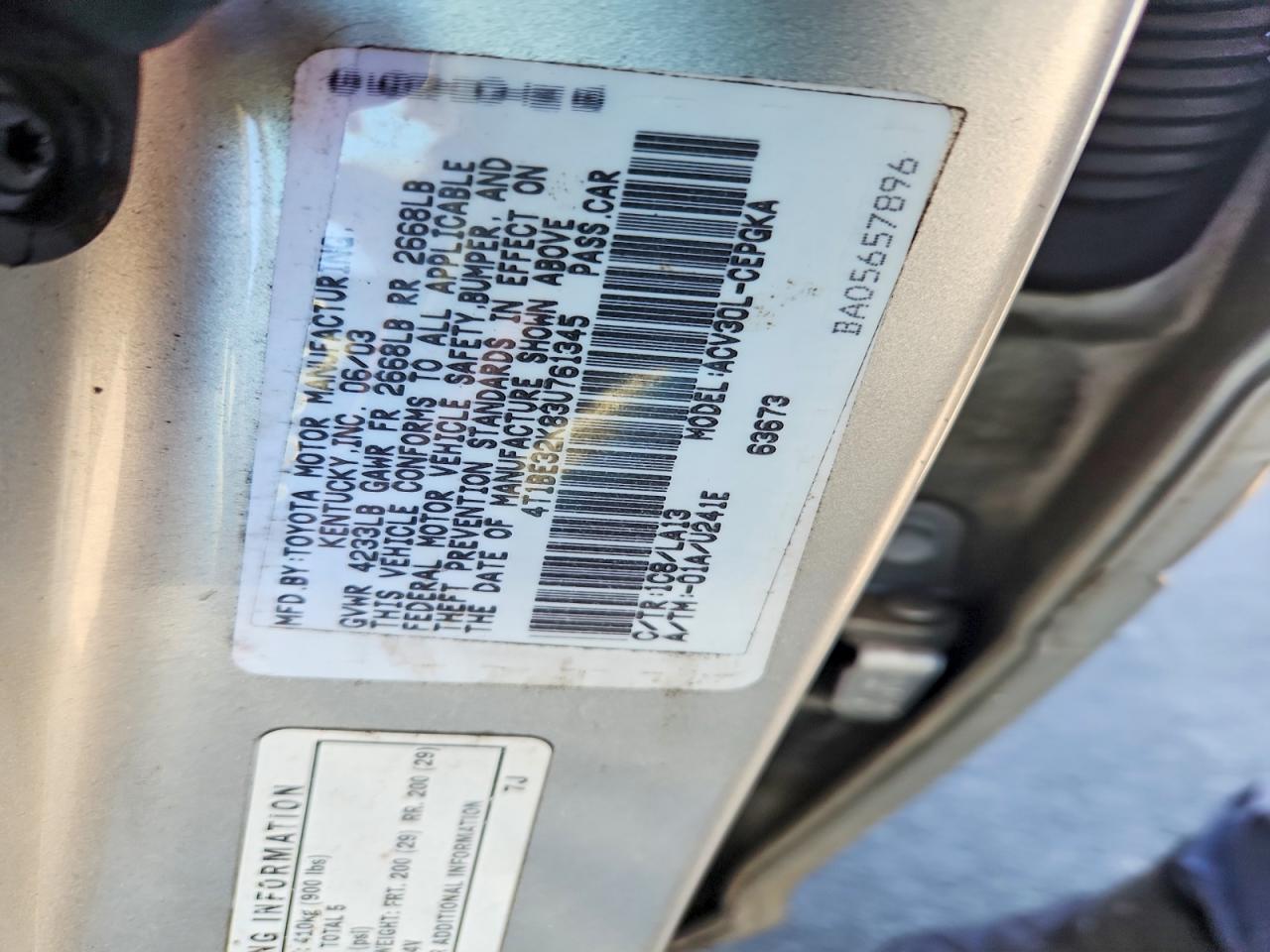 2003 TOYOTA CAMRY XLE photo 34