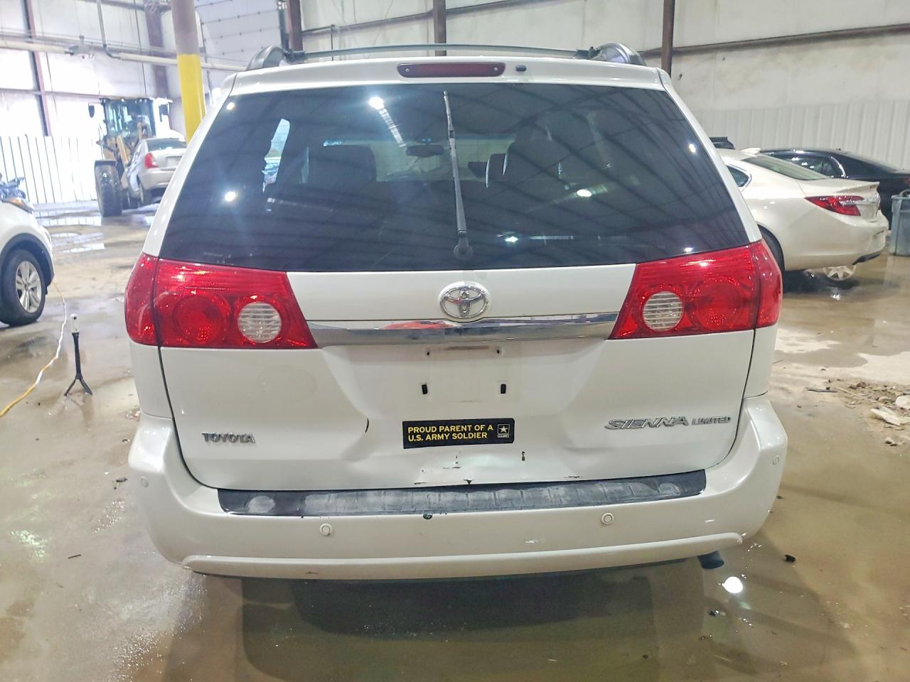 2006 TOYOTA SIENNA XLE LIMITED 7 PASSENGER photo 16