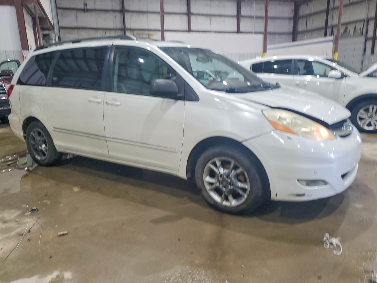 2006 TOYOTA SIENNA XLE LIMITED 7 PASSENGER photo 10