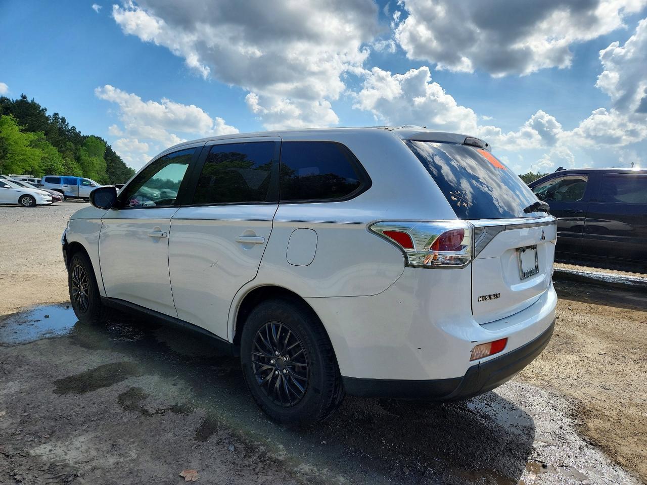 2014 MITSUBISHI OUTLANDER ES photo 2