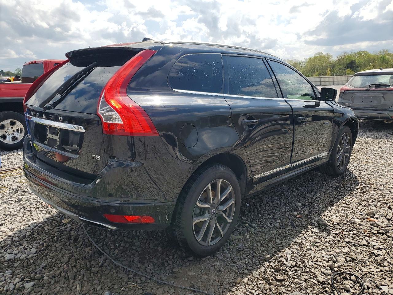 2016 VOLVO XC60 T5 PLATINUM photo 5