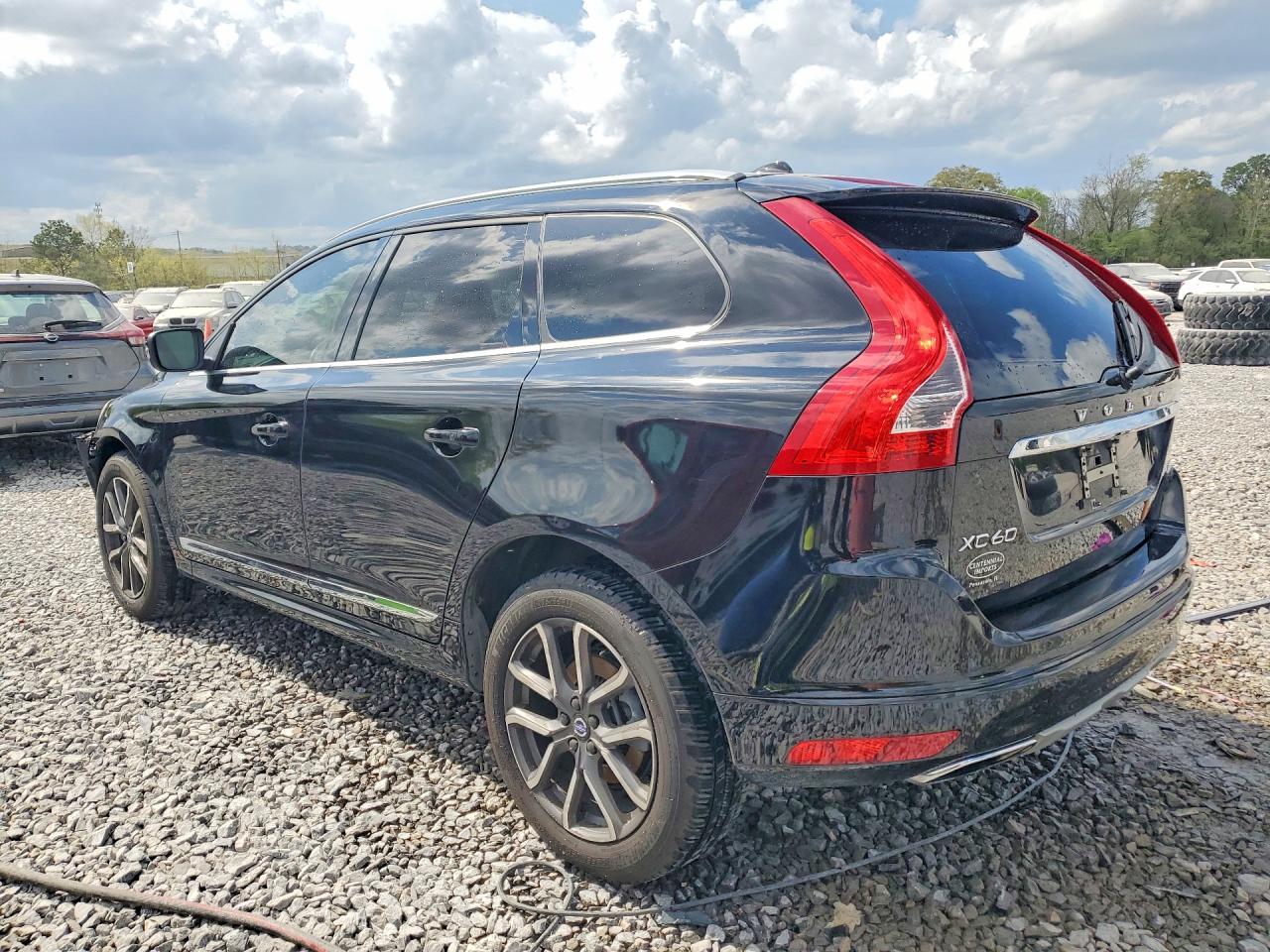 2016 VOLVO XC60 T5 PLATINUM photo 3