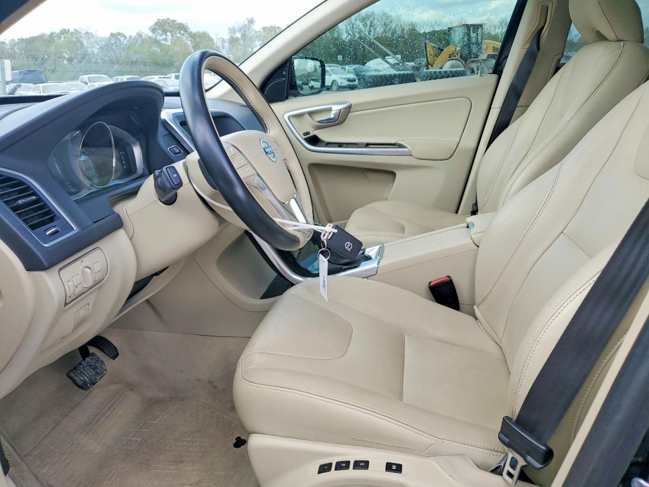 2016 VOLVO XC60 T5 PLATINUM photo 13