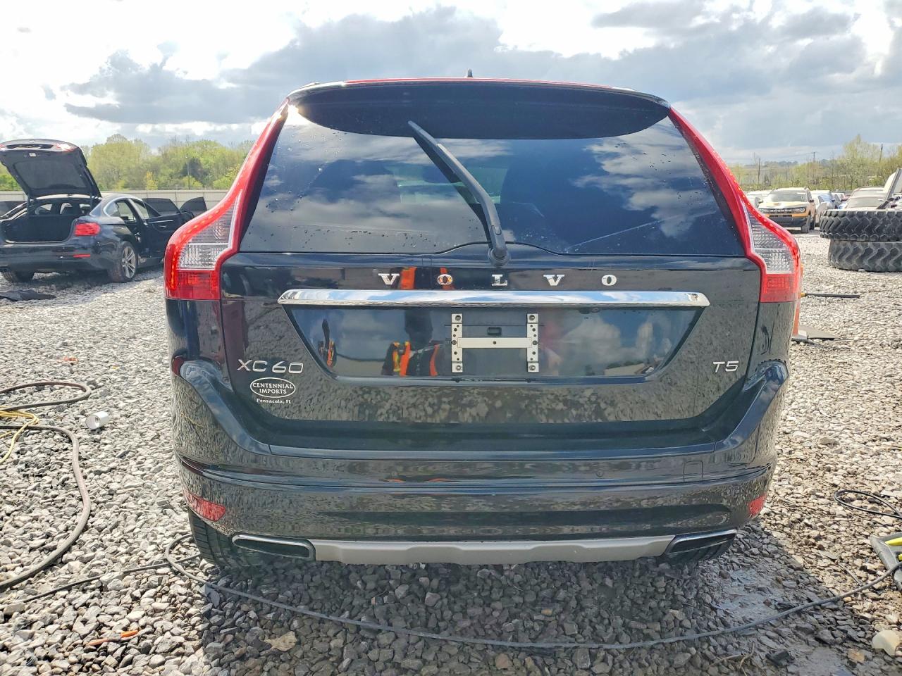 2016 VOLVO XC60 T5 PLATINUM photo 11