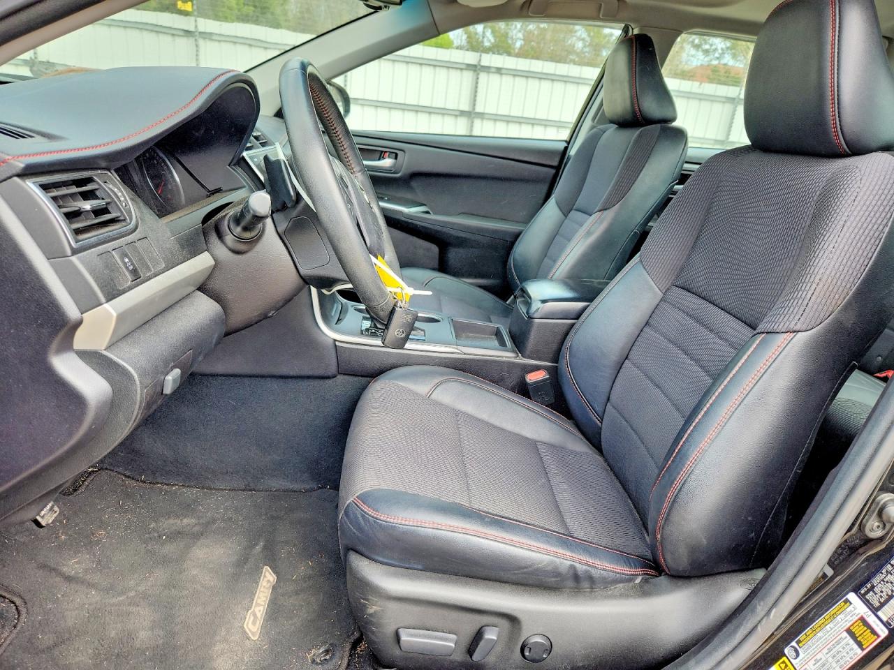 2017 TOYOTA CAMRY SE photo 13