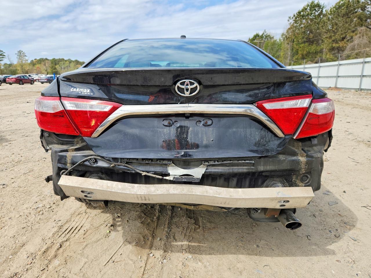 2017 TOYOTA CAMRY SE photo 11