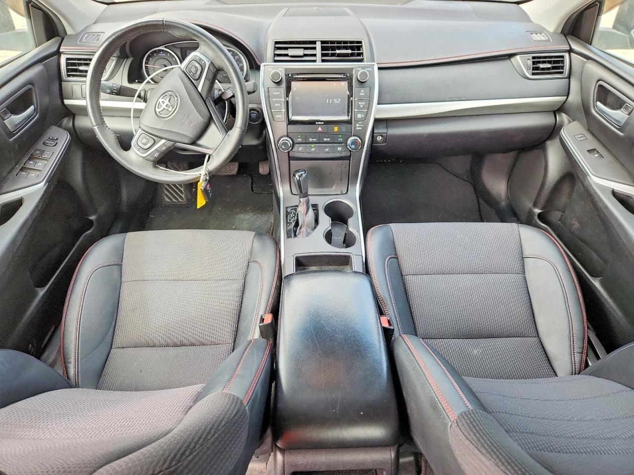 2017 TOYOTA CAMRY SE photo 15
