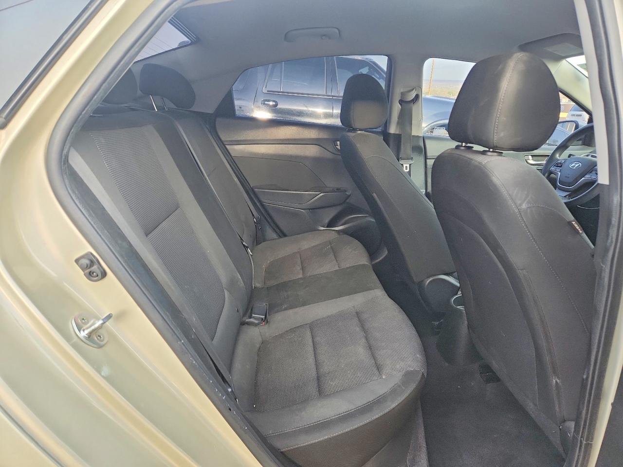 2019 HYUNDAI ACCENT SE photo 28