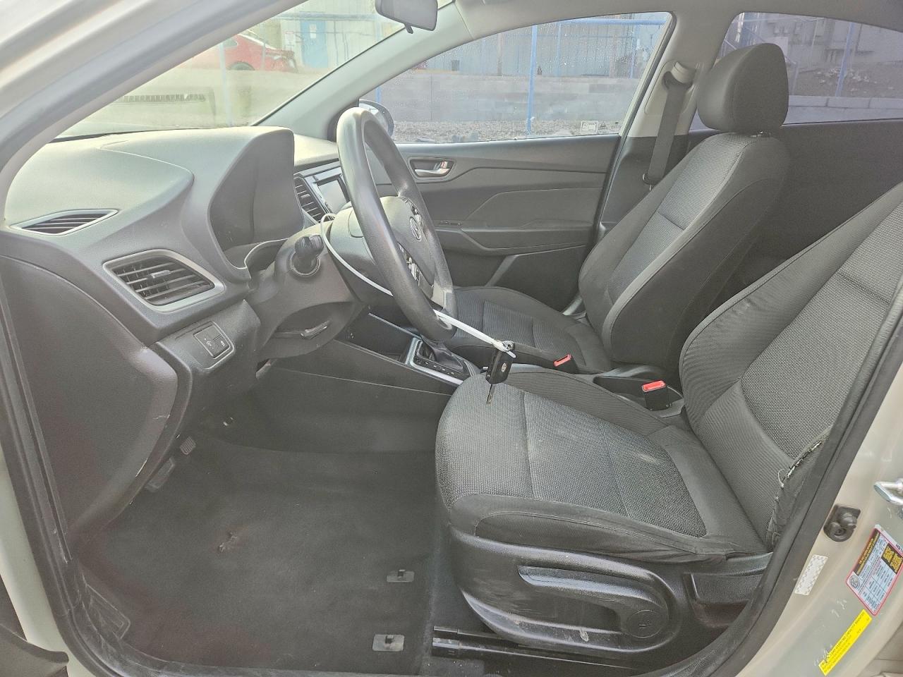 2019 HYUNDAI ACCENT SE photo 19