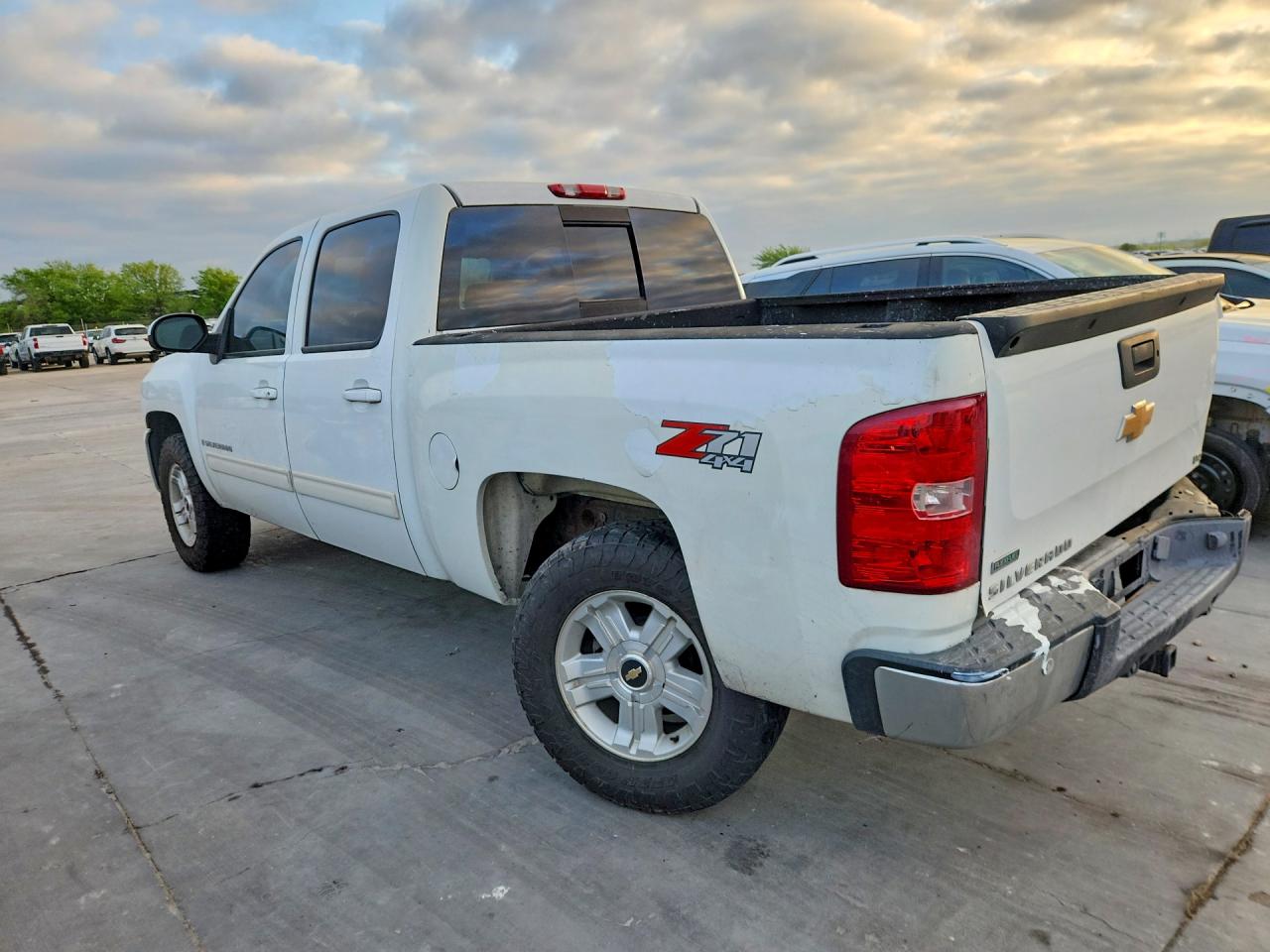 2009 CHEVROLET SILVERADO K1500 LTZ photo 4