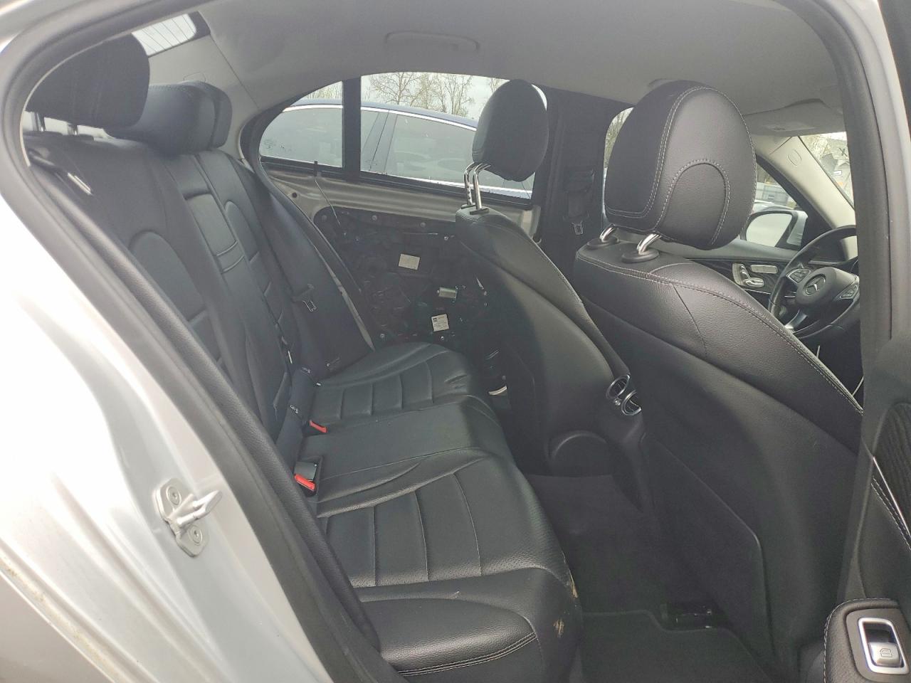 2015 MERCEDES-BENZ C 300 photo 28