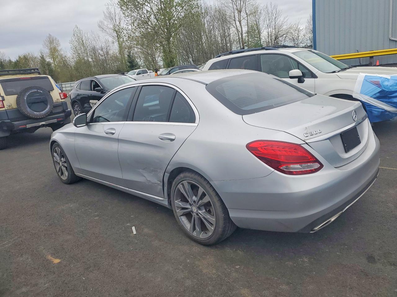 2015 MERCEDES-BENZ C 300 photo 4