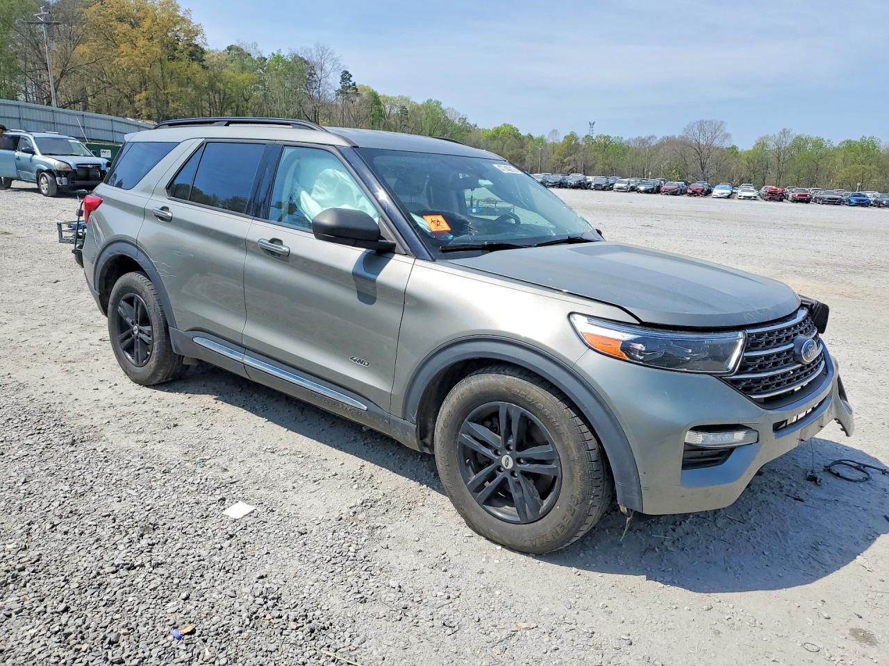 2020 FORD EXPLORER XLT photo 4