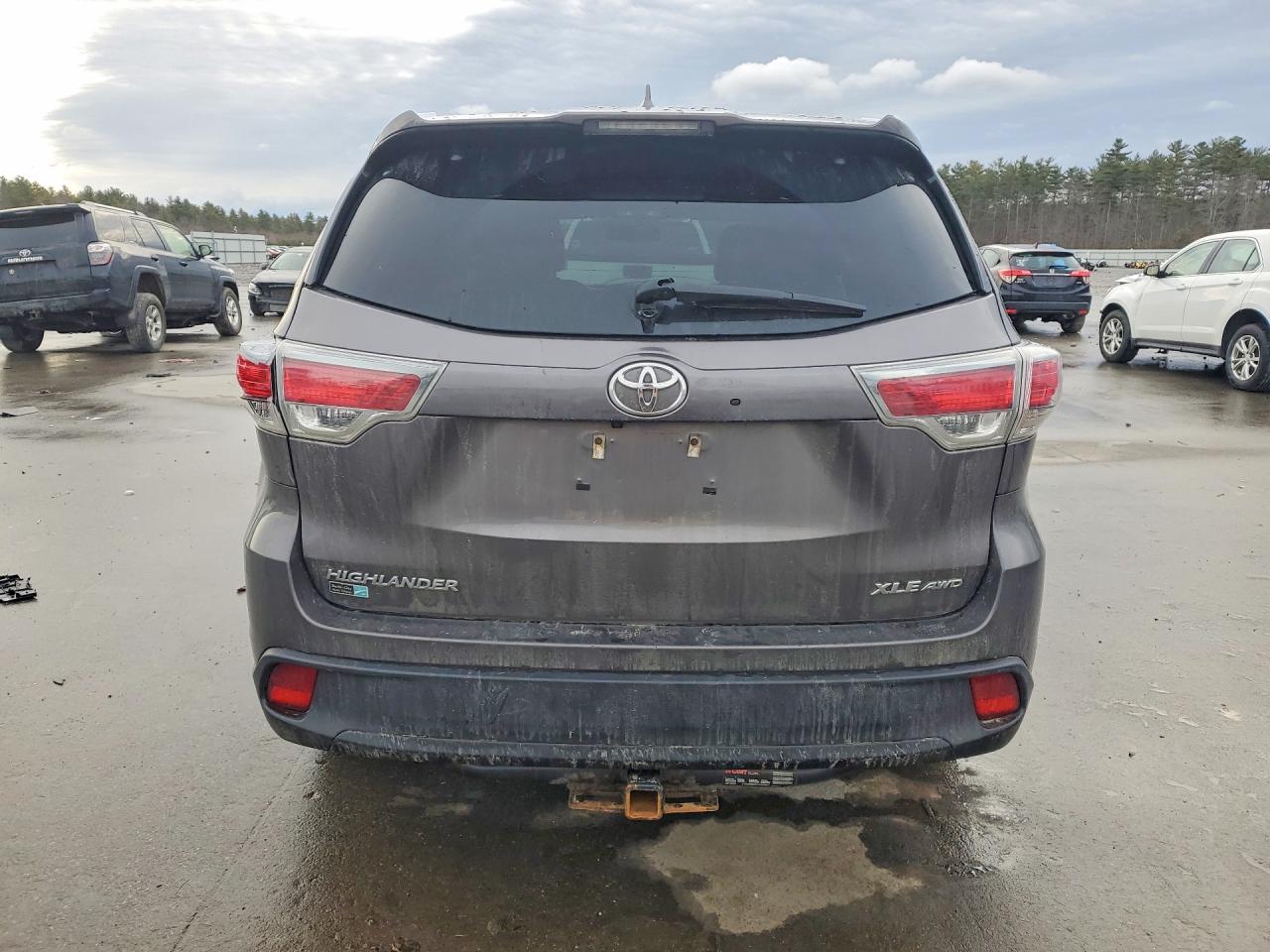 2016 TOYOTA HIGHLANDER XLE photo 16