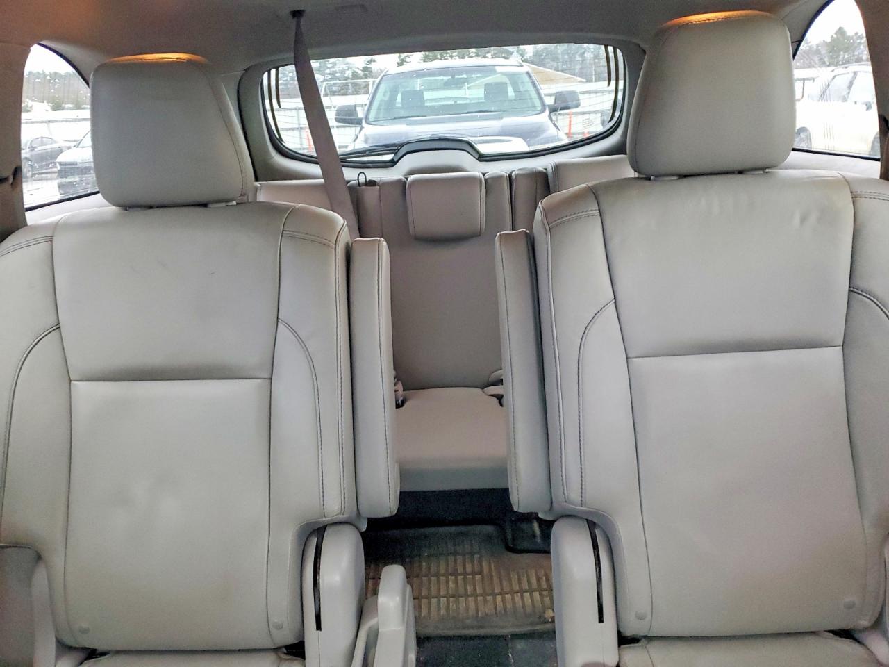 2016 TOYOTA HIGHLANDER XLE photo 28