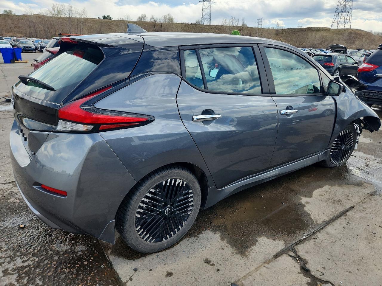 2025 NISSAN LEAF SV PLUS photo 5