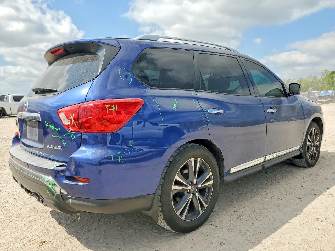 2017 NISSAN PATHFINDER S photo 5