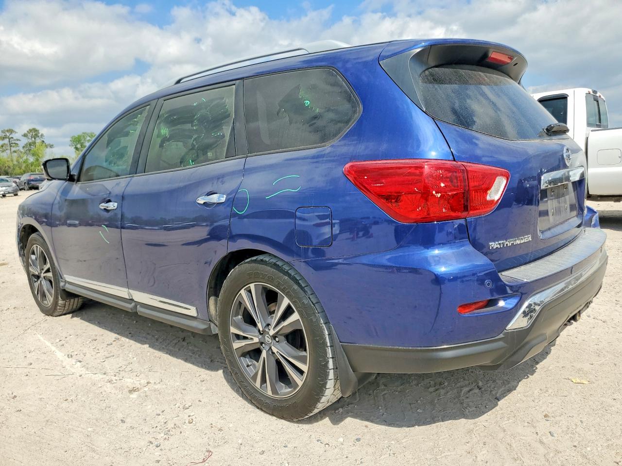 2017 NISSAN PATHFINDER S photo 3