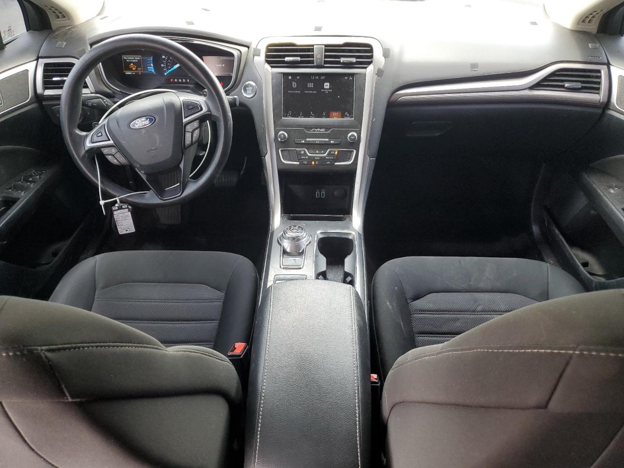 2019 FORD FUSION SE photo 8