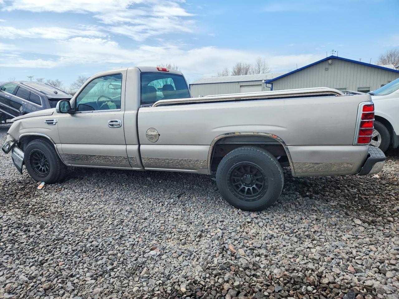 2006 CHEVROLET SILVERADO C1500 photo 3